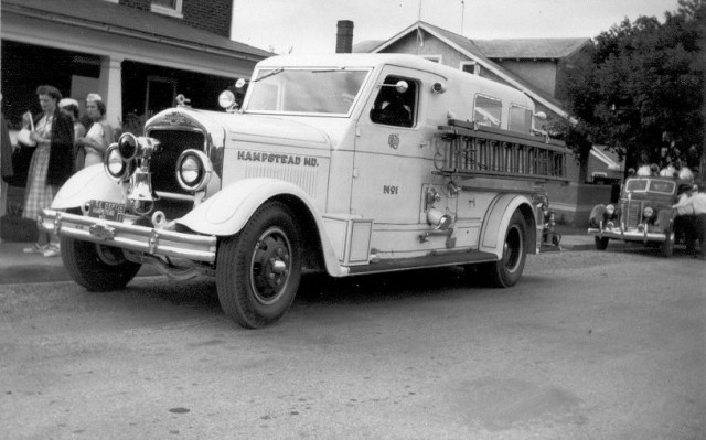 1936 - American LaFrance Scout Sedan Cab, 200 gallon booster tank, 750 gpm pump (pre rescue truck)